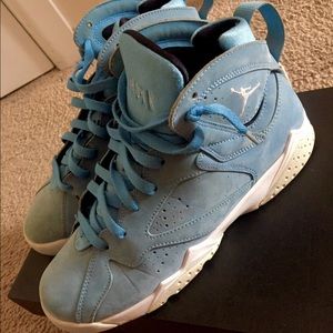 -suade material -baby blue -Jordan 7’s